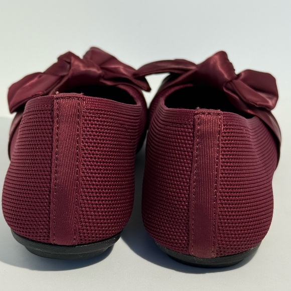 Skechers Women’s Cleo Point Classy Flats with Bowl Size 6 Burgundy/Dark Red - Picture 2 of 9